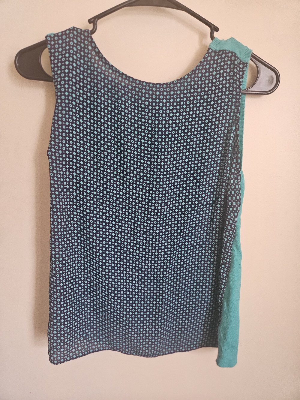 Women’s Black & Teal Sleeveless Patterned Tank Top